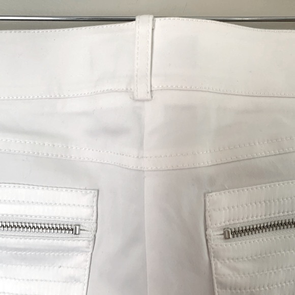 Guess by Marciano size 00 low rise white short, NWT - Picture 11 of 15